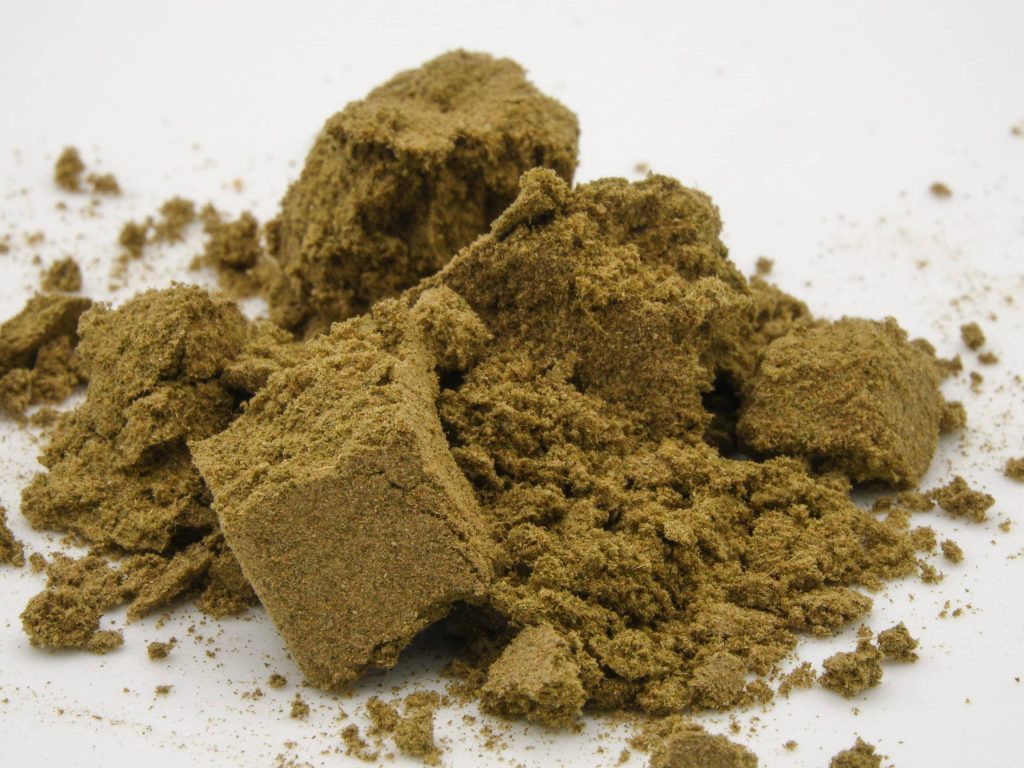 CBD Poitiers : pourquoi les habitants choisissent le CBD pour se détendre naturellement